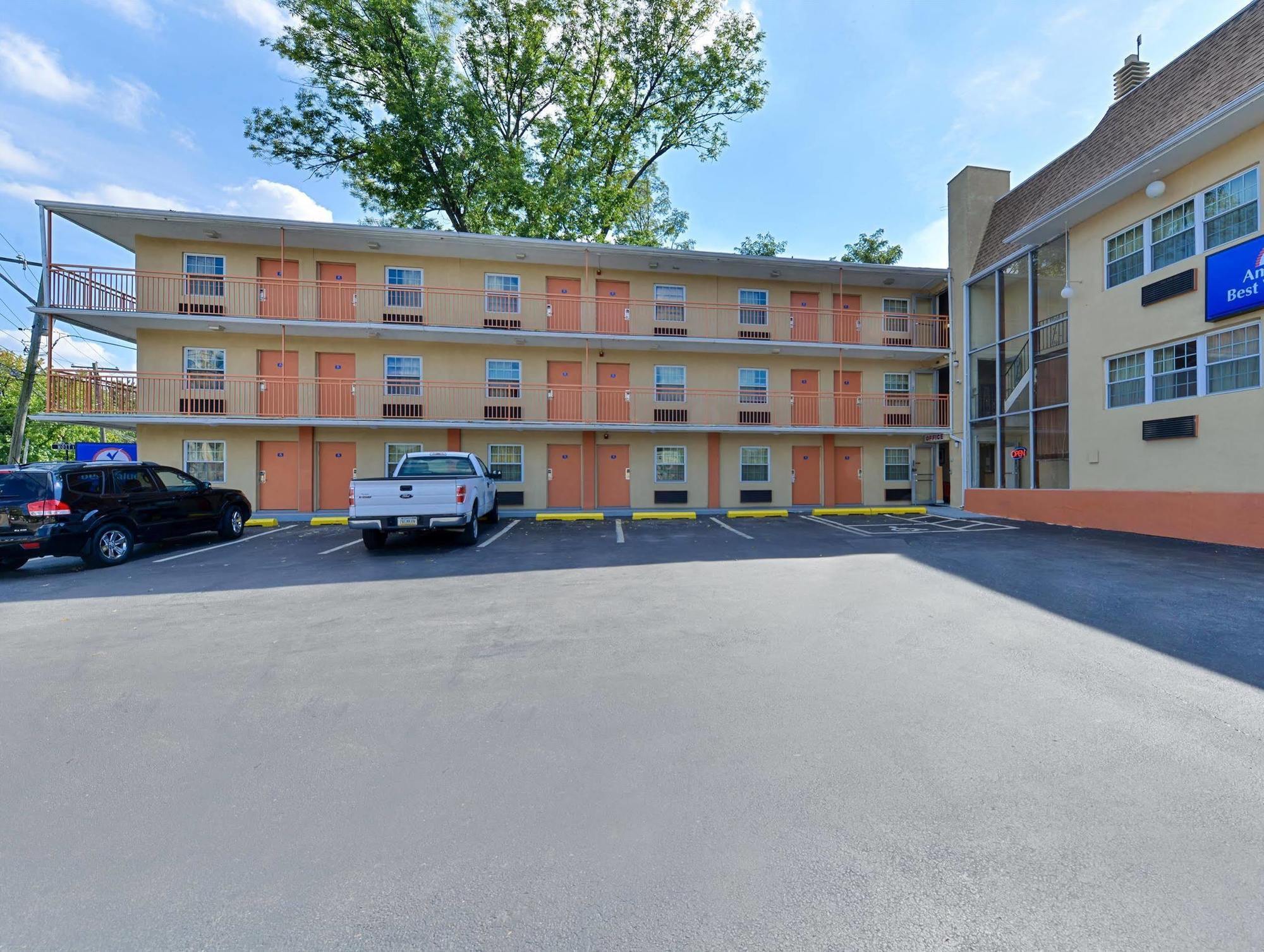 Americas Best Value Inn Media Philadelphia Eksteriør billede