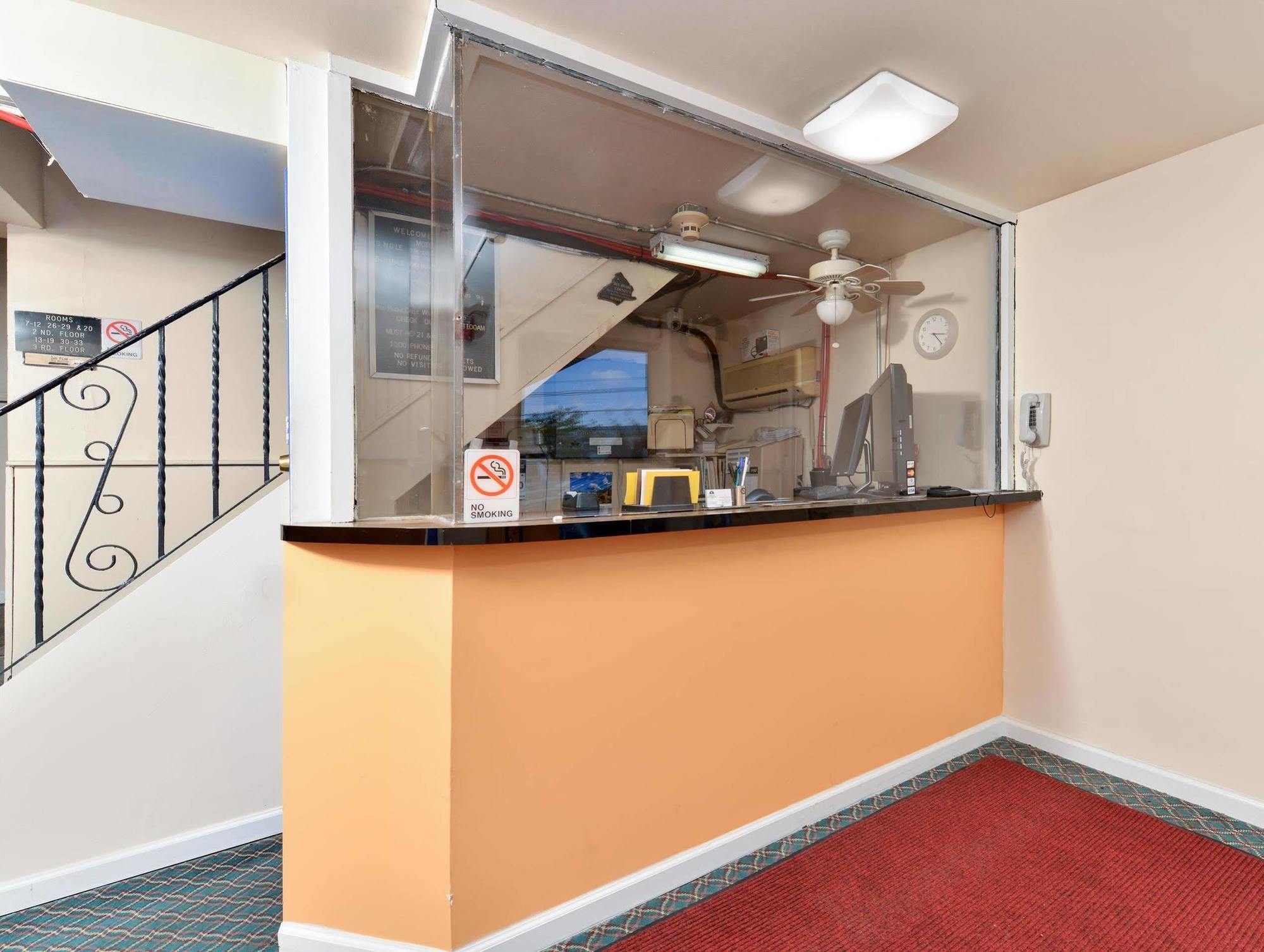 Americas Best Value Inn Media Philadelphia Eksteriør billede